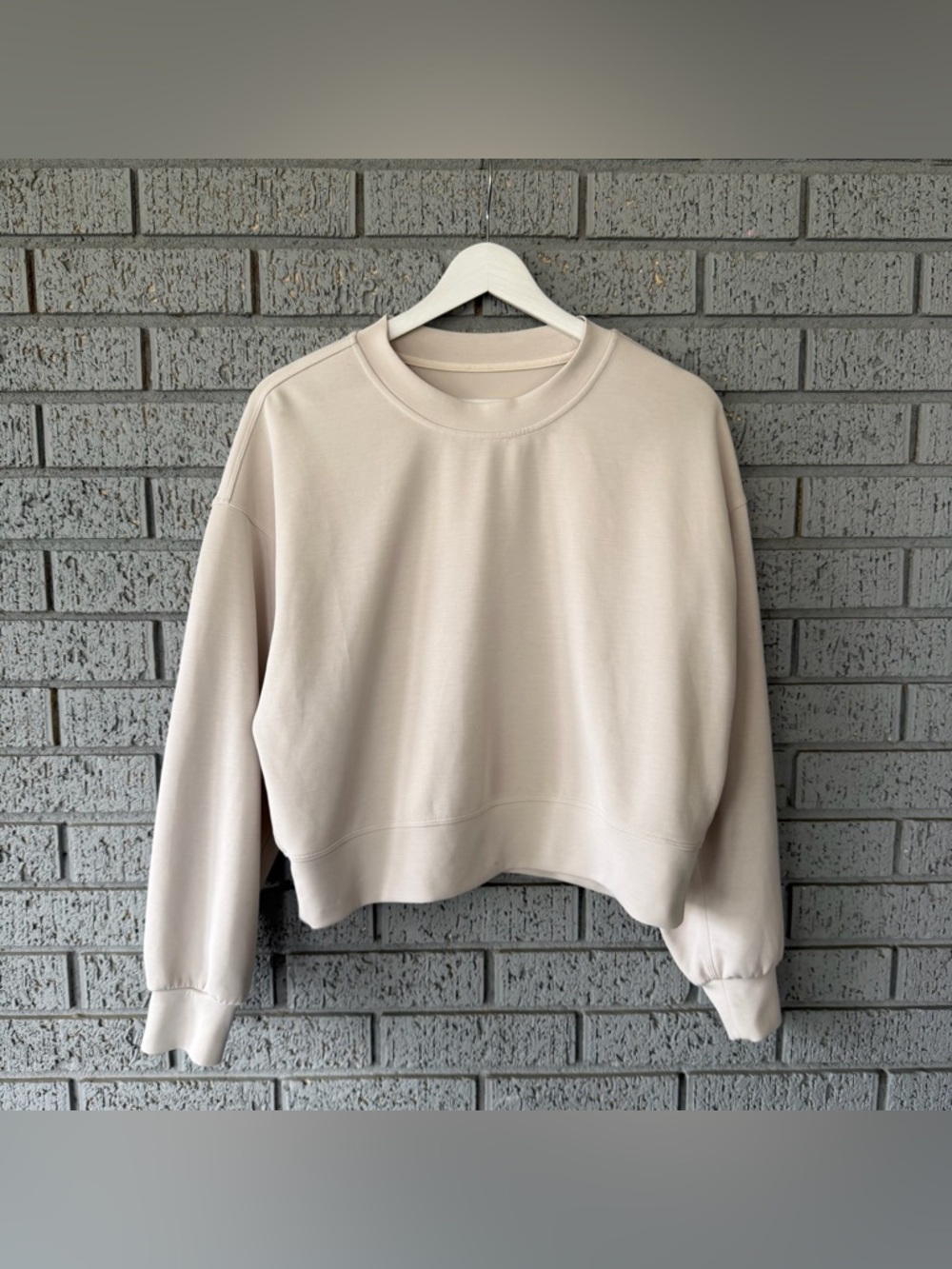 Lululemon softstreme perfectly oversized cropped crew Sz 4 Bone Cream Off White